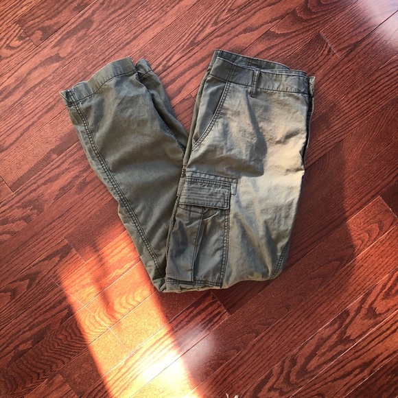 Old Navy Green Cargo Pants - Picture 2 of 4